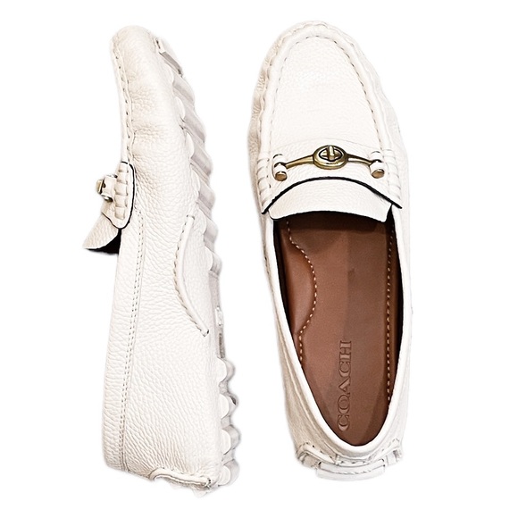 Coach Shoes - Coach Crosby Driver Ecru Pebble Leather Turnlock Loafers in Size 10